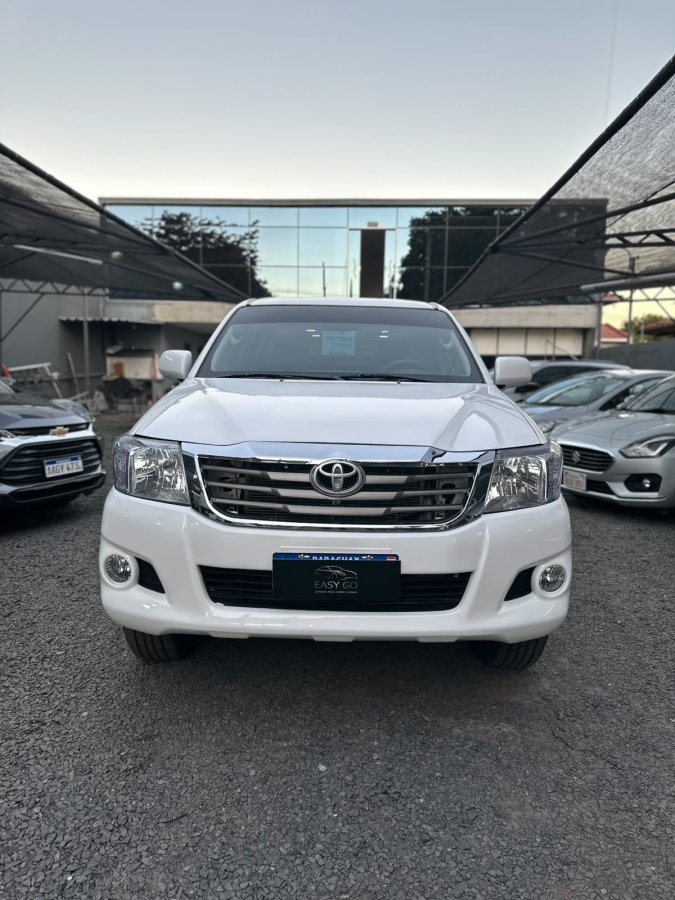 Toyota Hilux 2012 caja mecánica 4x4
