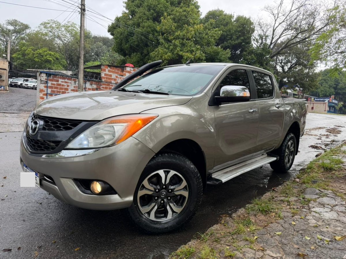 Mazda BT-50 2015 3.2 Diésel Automática 4x4