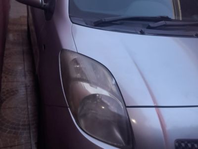 Toyota niun vitz 2006 automático
