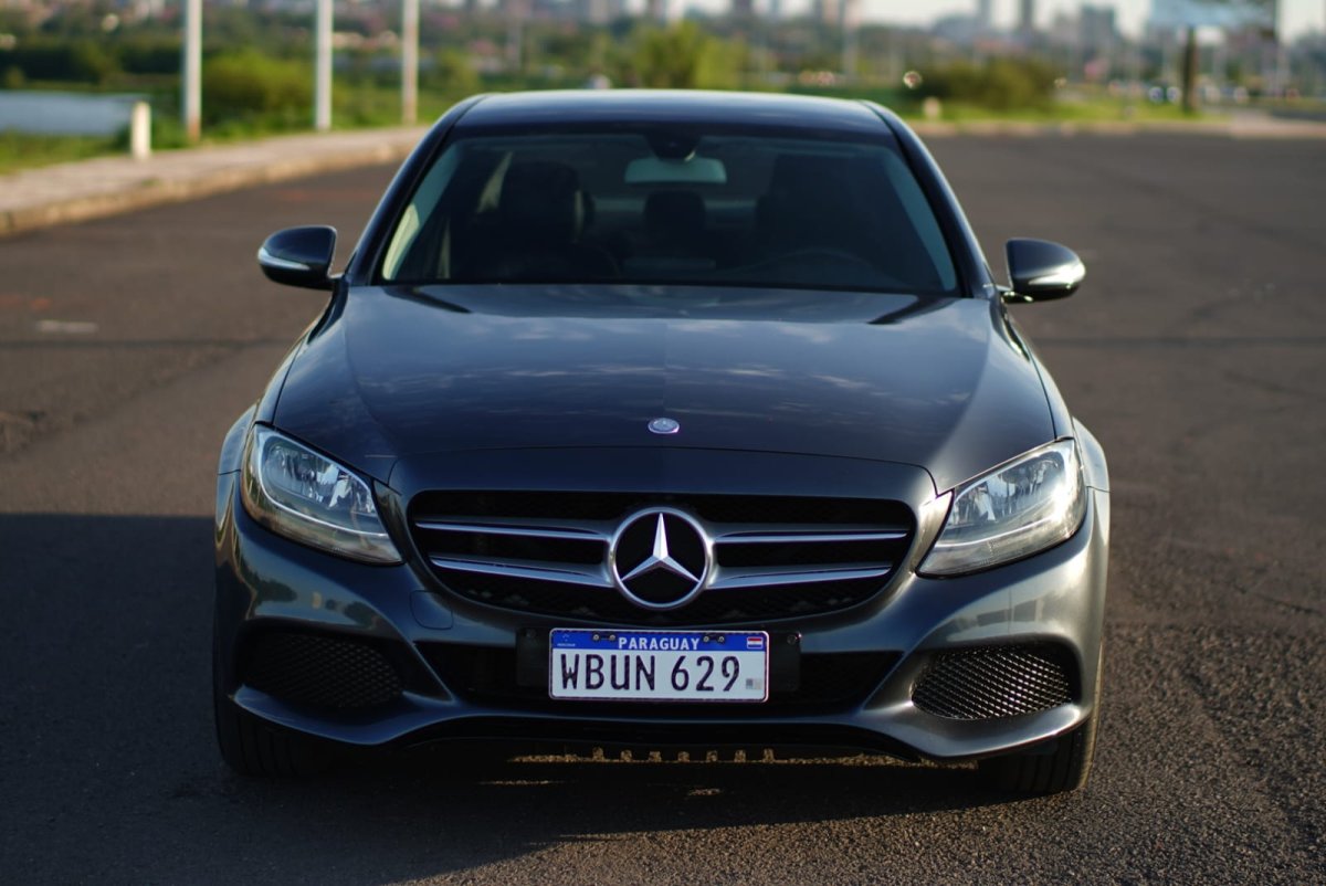 Mercedes-Benz C200 2016 | Unidad excepcionalmente cuidada | Lista para disfrutar