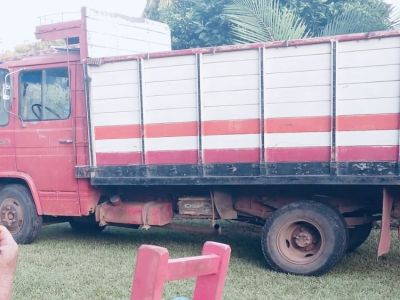 MERCEDES-BENZ 608 D — CLÁSICO 1981 🔴 Marca: Mercedes-Benz 🚛 Modelo: 608 D 📅 Año: 1981 🎨 Color: Rojo