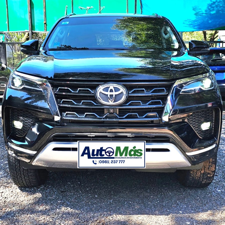 TOYOTA FORTUNER SRV AUTOMÁTICO  AÑO 2022 TURBO DIESEL 3 HILERAS